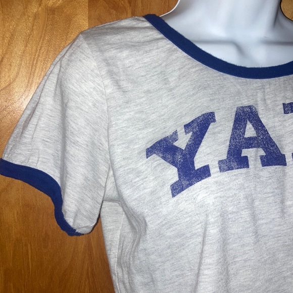 Yale Cropped Tee Shirt Crop Top - Size Large - Picture 3 of 6